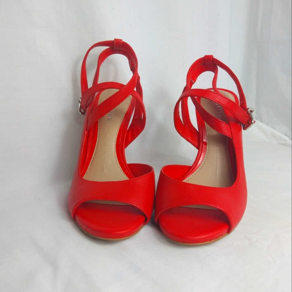 Gianni Bini size 7 heels. Red. Open toe.